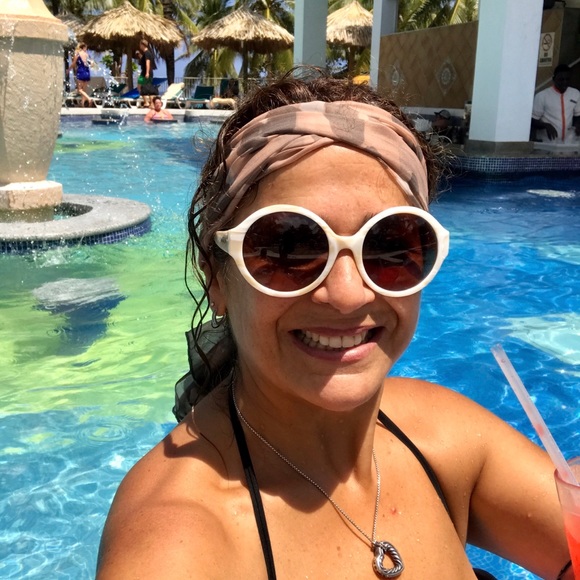 Meet your Posher, Orly - Picture 1 of 1